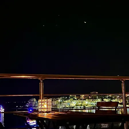 아파트 Hygge Seaside With Full Sea View